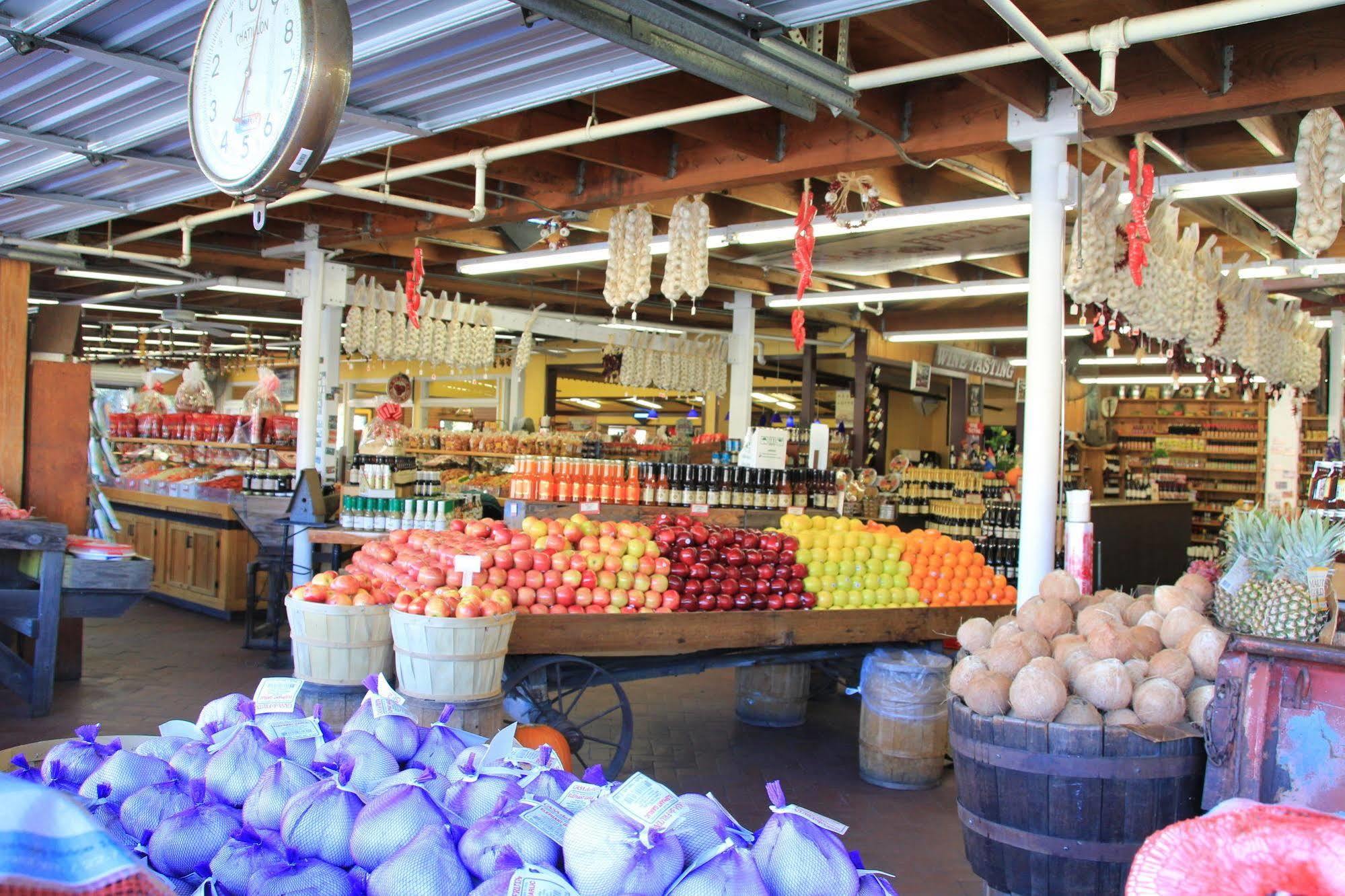 Casa De Fruta Cabins, Inn & Rv Park Hollister Esterno foto